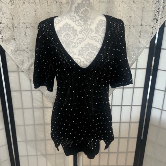 Jennifer Lopez Short Sleeve Deep V-Neck Sweater Black Silver Studs Size L EUC - Picture 2 of 12